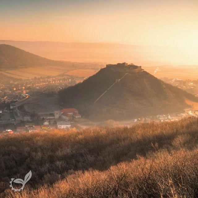 Вилла Sunrise Kube Хайнбург-ан-дер-Донау Экстерьер фото